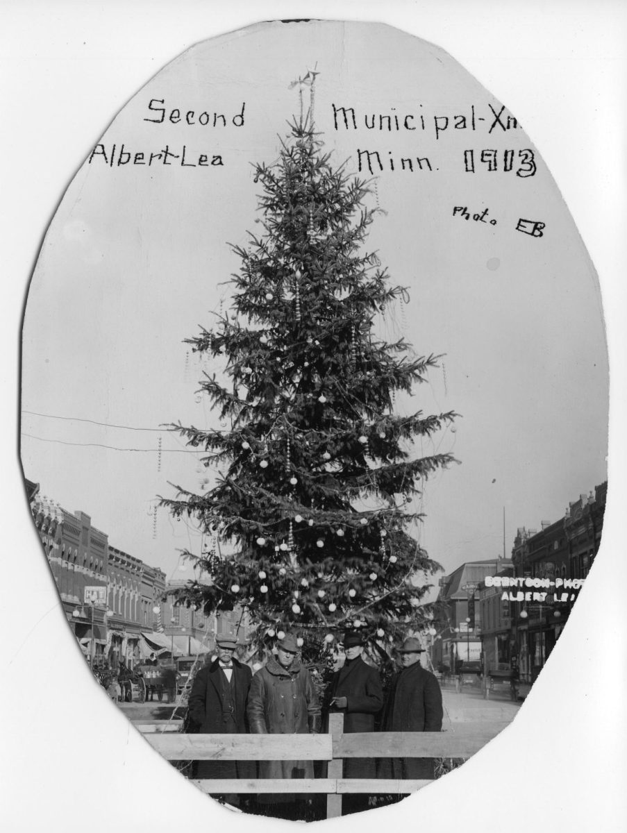 Street Scenes-Second Muncipal Xmas Albert Lea 1913 jpeg